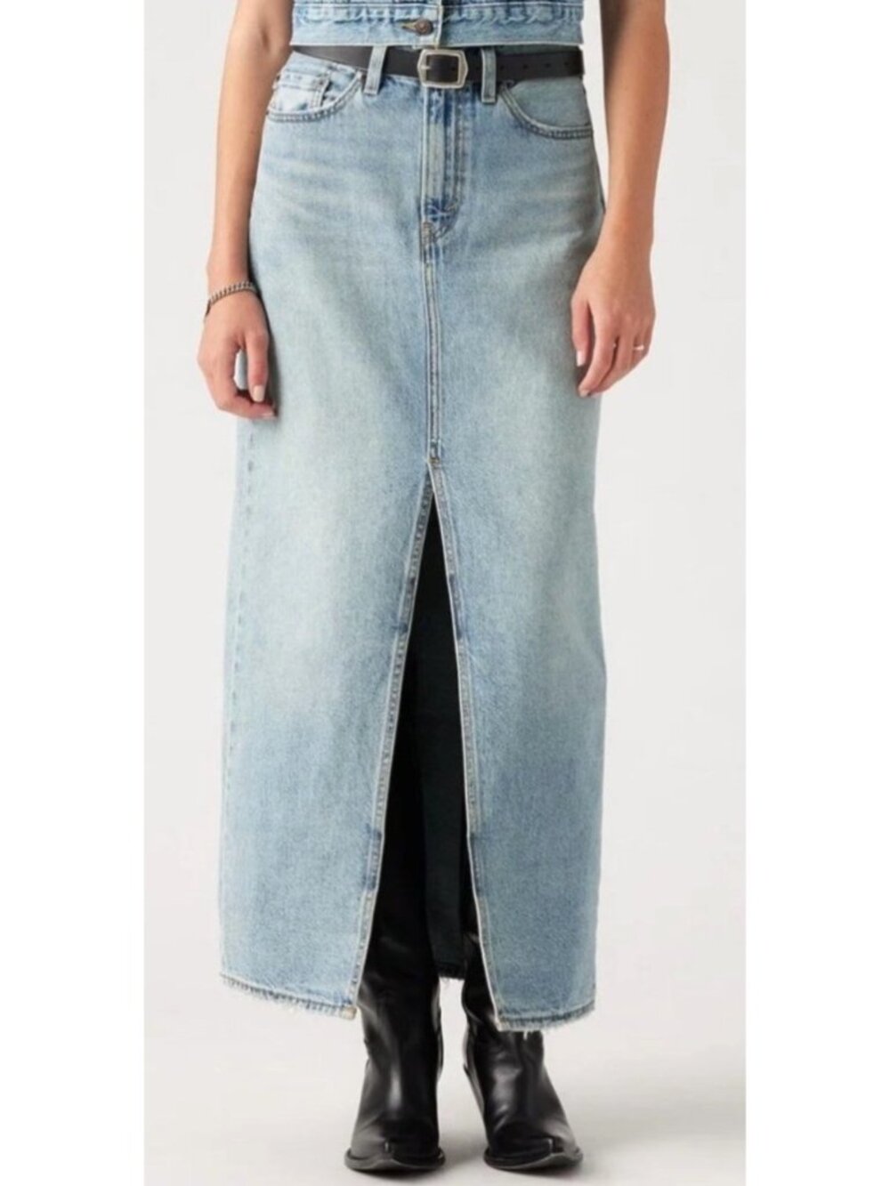 Levis Women's Sz 26 Premium High-Slit Light Wash Denim Maxi Skirt Casual Style